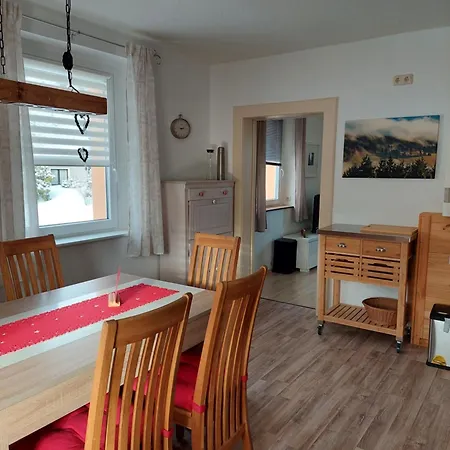 Beate - 70qm - Ideal Fuer Familien Und Paare - 2 Schlafzimmer - Grosse Wohnkueche - Parkplatz Apartment