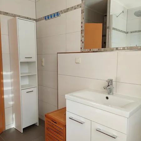 Lägenhet Beate - 70qm - Ideal Fuer Familien Und Paare - 2 Schlafzimmer - Grosse Wohnkueche - Parkplatz